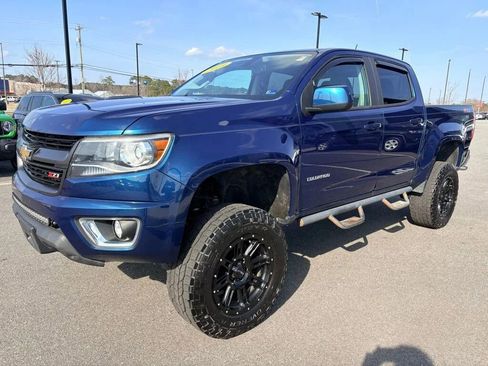 Used 2019 Chevrolet Colorado Z71 AWD/4WD image 2
