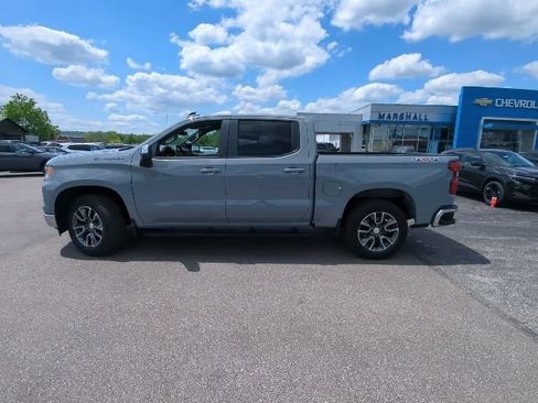 Used 2024 Chevrolet Silverado 1500 LT AWD/4WD image 17