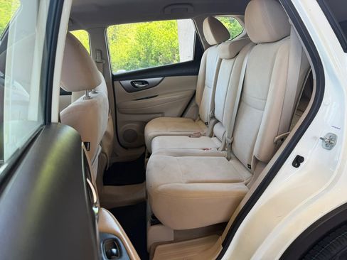 Used 2015 Nissan Rogue S FWD image 22