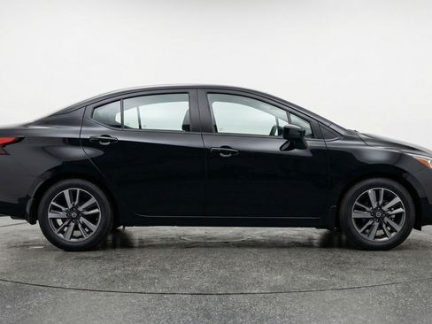 Used 2025 Nissan Versa SV image 11