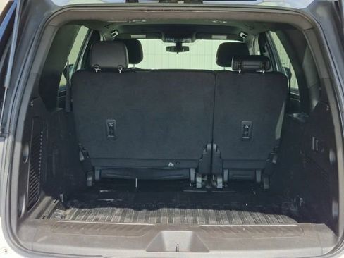 Used 2022 Chevrolet Tahoe 2WD image 32