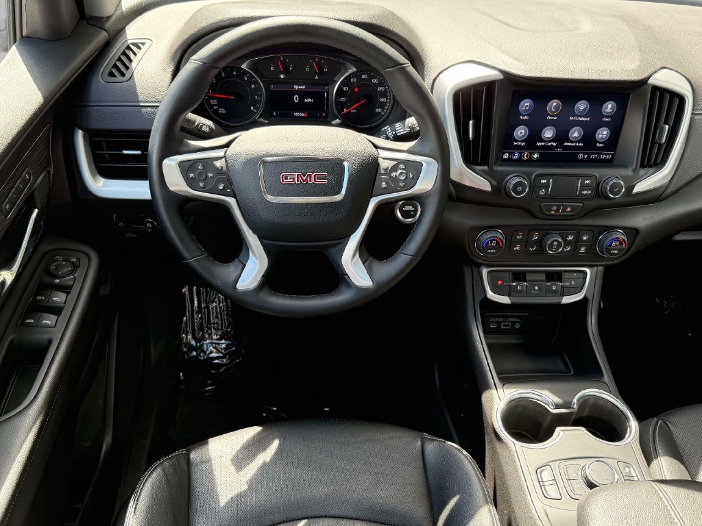 Used 2024 GMC Terrain SLT w/ Elevation Edition AWD/4WD image 4