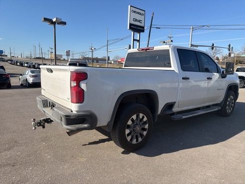 Used 2024 Chevrolet Silverado 2500 Custom w/ Custom Value Package image 15
