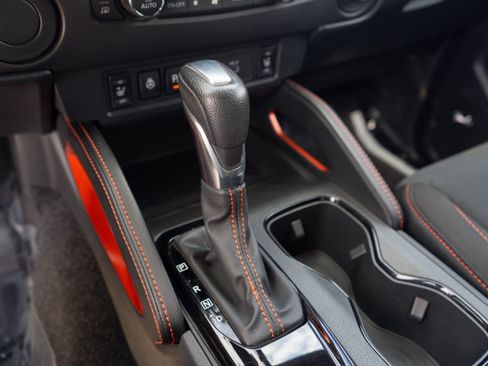 Used 2024 Nissan Frontier Pro-X w/ Pro Convenience Package image 14