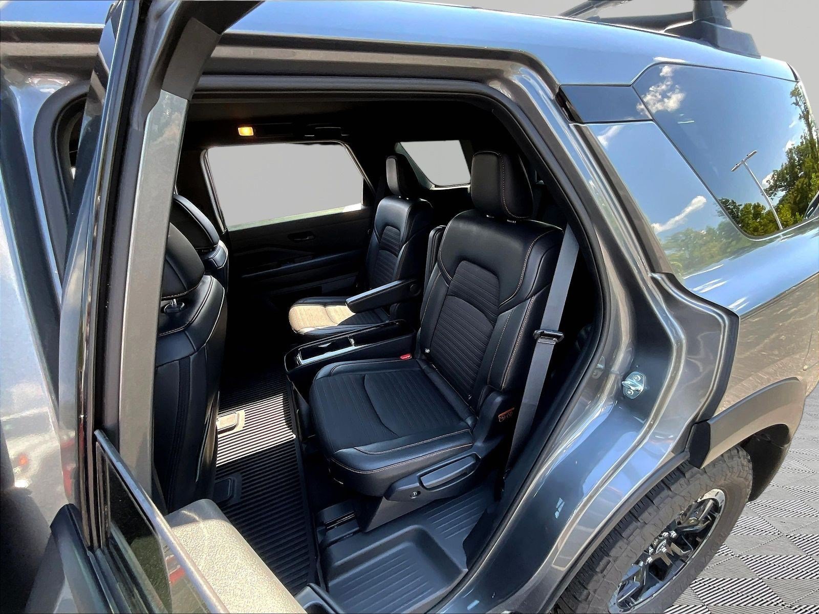 Used 2024 Nissan Pathfinder Rock Creek AWD/4WD image 22