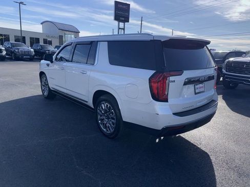 Used 2023 GMC Yukon XL Denali Ultimate image 3