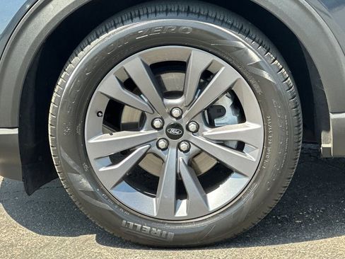 Used 2023 Ford Explorer XLT w/ Equipment Group 202A RWD image 31
