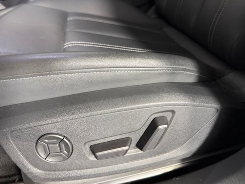 Used 2024 Audi Q4 e-tron Premium Plus AWD/4WD image 23