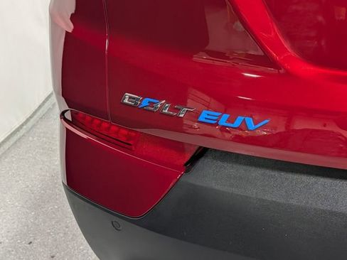 Used 2023 Chevrolet Bolt EUV LT w/ Comfort Package image 5
