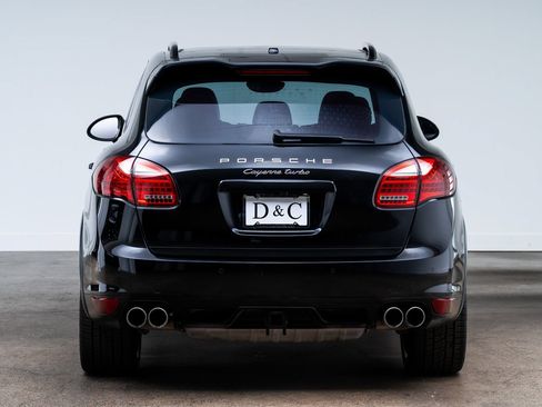 Used 2014 Porsche Cayenne Turbo w/ Comfort Plus Package (PU4) AWD/4WD image 5