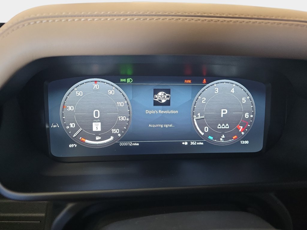 New 2026 Land Rover Defender 110 X-Dynamic SE AWD/4WD image 14