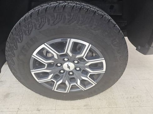 Used 2023 Chevrolet Colorado Z71 w/ Z71 Convenience Package 2 image 22