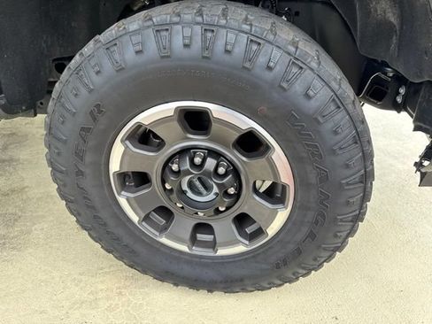 Used 2024 Ford F250 Lariat w/ Tremor Off-Road Package AWD/4WD image 41