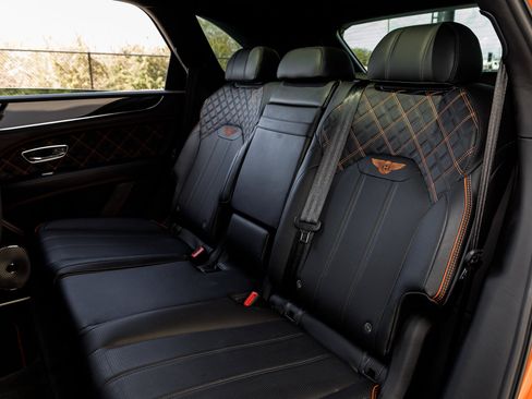 Used 2021 Bentley Bentayga image 36