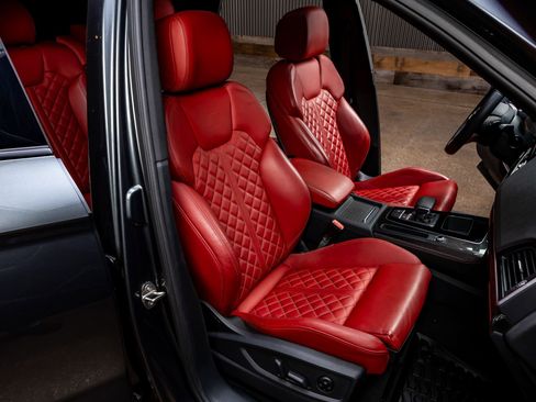 Used 2024 Audi SQ5 Prestige image 25