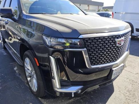 Used 2023 Cadillac Escalade ESV Luxury RWD image 2