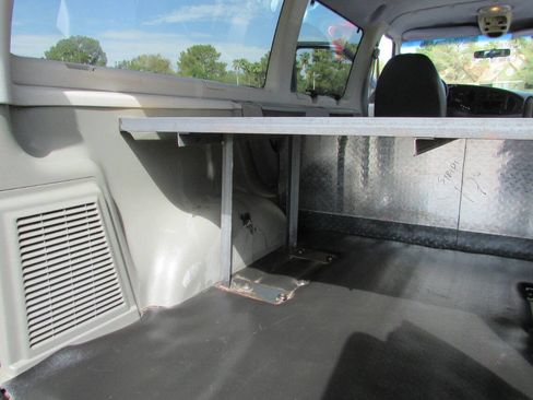 Used 2003 Ford E-150 and Econoline 150 Wagon image 24