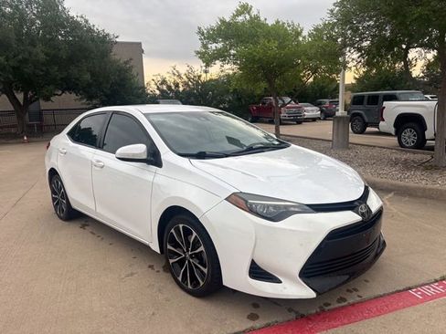 Used 2019 Toyota Corolla LE FWD image 3