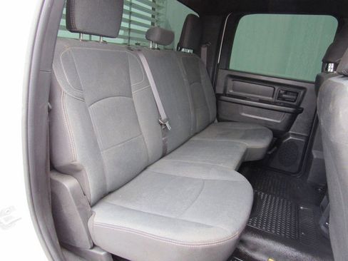 Used 2022 RAM 3500 Tradesman w/ Chrome Appearance Group AWD/4WD image 17