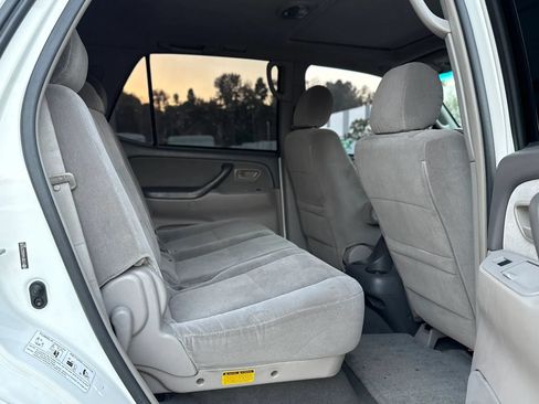 Used 2006 Toyota Sequoia SR5 AWD/4WD image 23