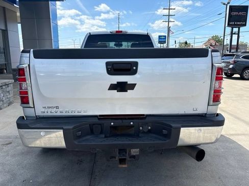 Used 2011 Chevrolet Silverado 3500 LT w/ Interior Plus Package AWD/4WD image 6