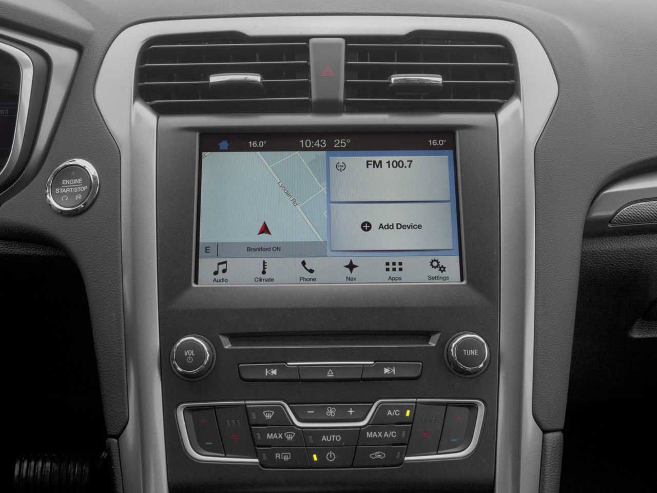 Used 2017 Ford Fusion SE w/ Fusion SE Technology Package FWD image 12