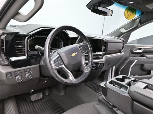 Used 2025 Chevrolet Silverado 2500 LT w/ Convenience Package AWD/4WD image 16