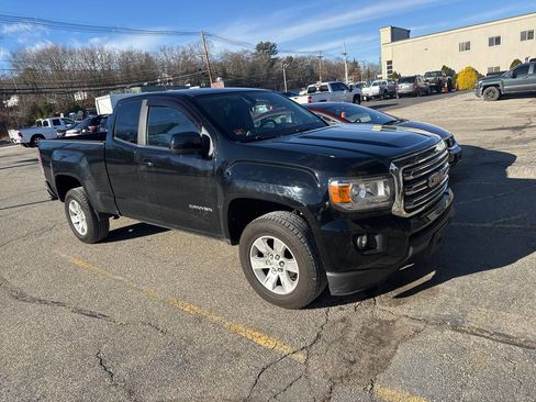 Used 2017 GMC Canyon SLE w/ SLE Convenience Package image 2