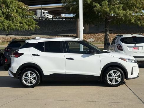 Used 2024 Nissan Kicks S FWD image 3