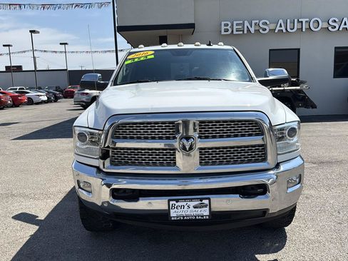 Used 2016 RAM 2500 Laramie w/ Convenience Group AWD/4WD image 3
