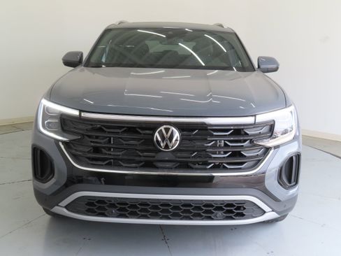 New 2026 Volkswagen Atlas Cross Sport SE image 10