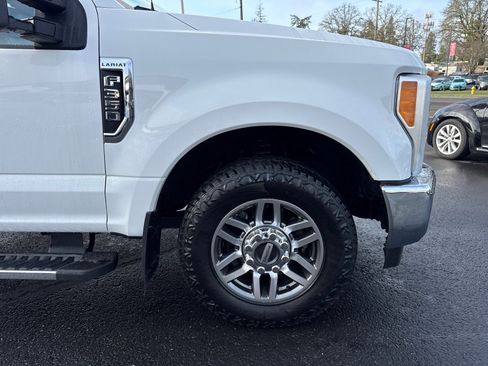 Used 2019 Ford F350 Lariat w/ Camper Package image 9