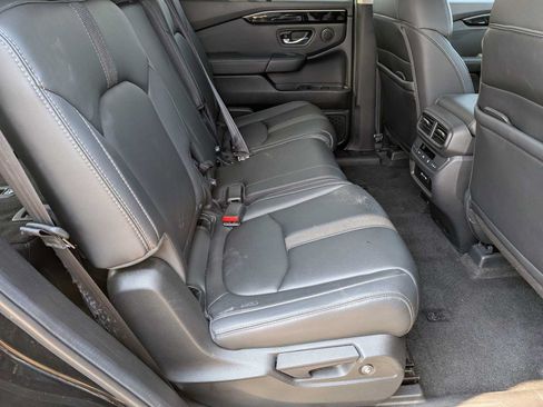 Used 2025 Honda Pilot EX-L image 18