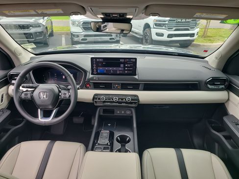 Used 2026 Honda Pilot Touring image 15