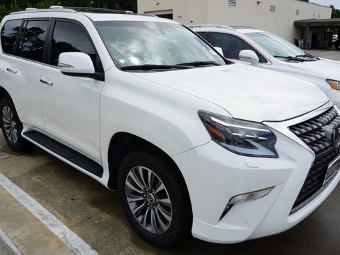 Certified 2023 Lexus GX 460 Luxury w/ Accessory Package AWD/4WD image 3