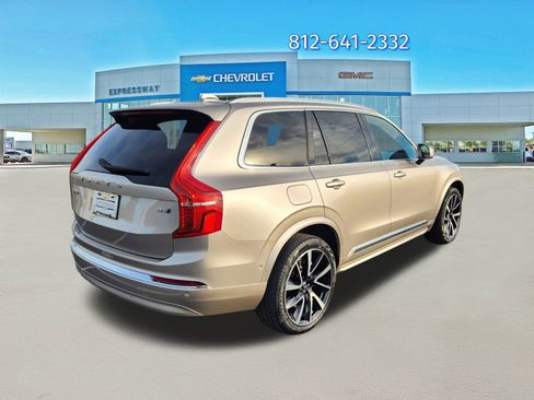 Used 2023 Volvo XC90 B6 Plus image 7