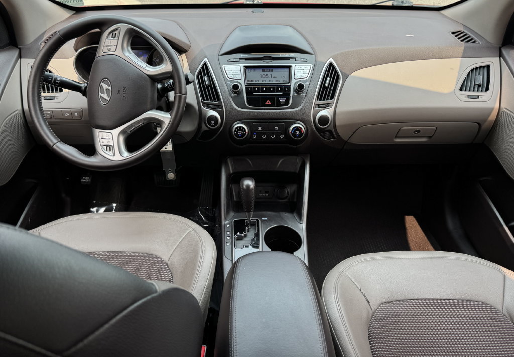 Used 2011 Hyundai Tucson 2WD image 26