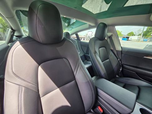 Used 2022 Tesla Model 3 Long Range AWD/4WD image 56