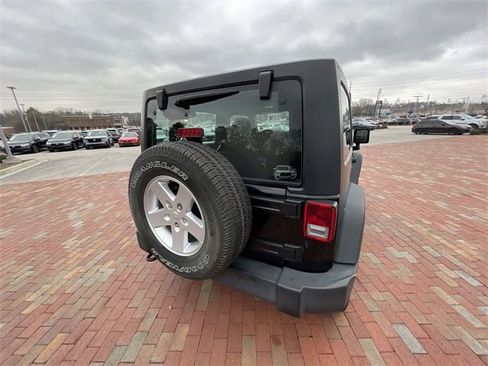 Used 2018 Jeep Wrangler Sport image 13