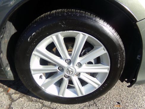 Used 2012 Toyota Camry XLE image 18