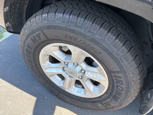 Used 2015 Toyota 4Runner SR5 RWD image 12