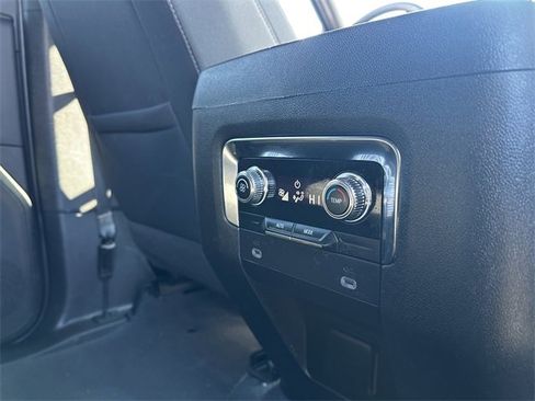 Used 2023 GMC Yukon XL SLE image 37