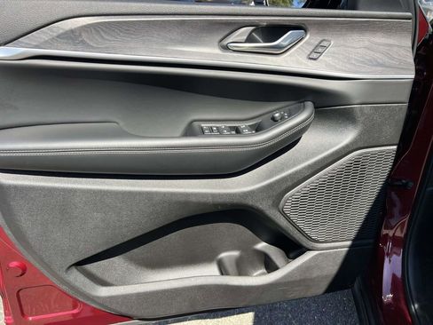 Used 2025 Jeep Grand Cherokee L Limited image 20