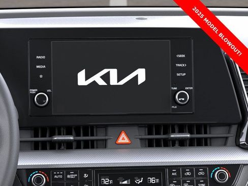 New 2025 Kia Sportage LX image 20