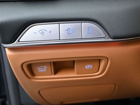 Used 2025 Genesis GV80 3.5T Prestige image 24