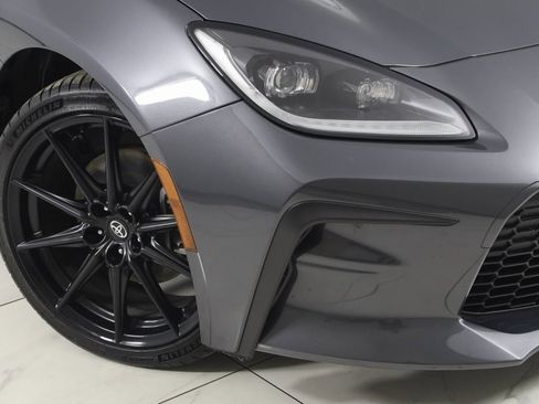 Used 2024 Toyota GR86 Premium image 15