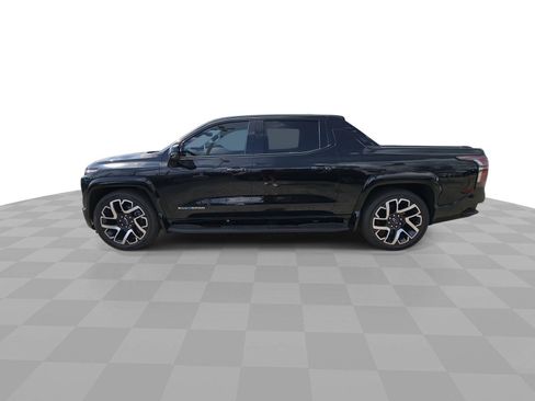 Used 2024 Chevrolet Silverado EV RST AWD/4WD image 5