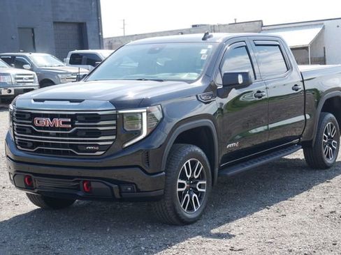 Used 2024 GMC Sierra 1500 AT4 w/ AT4 Premium Package AWD/4WD image 7