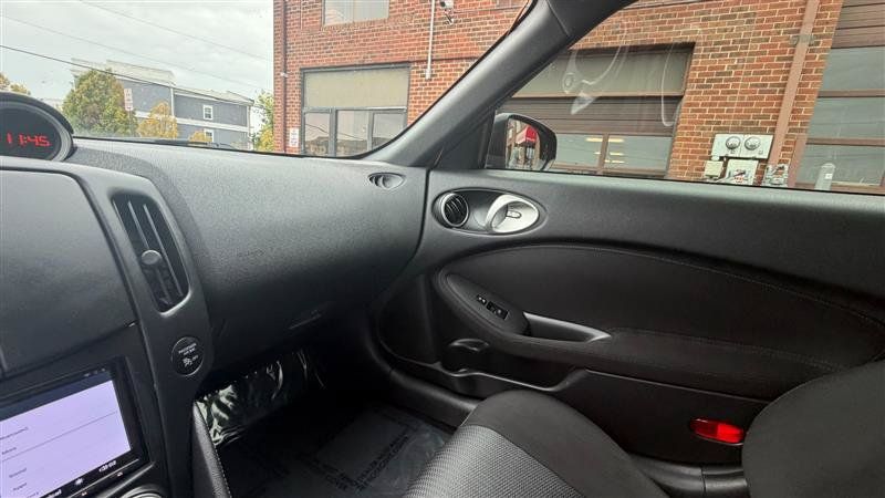 Used 2014 Nissan 370Z Coupe w/ Sport Package RWD image 17