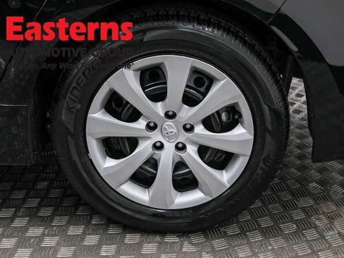 Used 2025 Toyota Corolla LE image 33